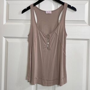 Super cute beige tank